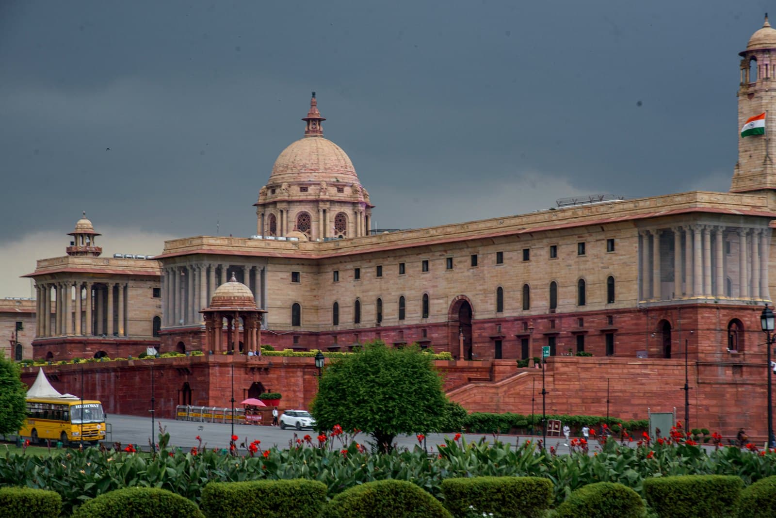 Stuck, Ignored, or Overcharged? The Four Rights That Move Government Services